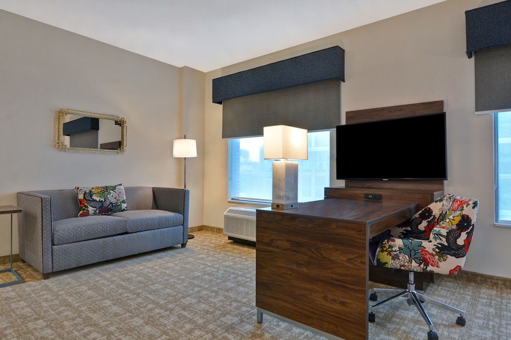 Studio, 1 King Bed, Non Smoking, Refrigerator & Microwave (Wet bar)