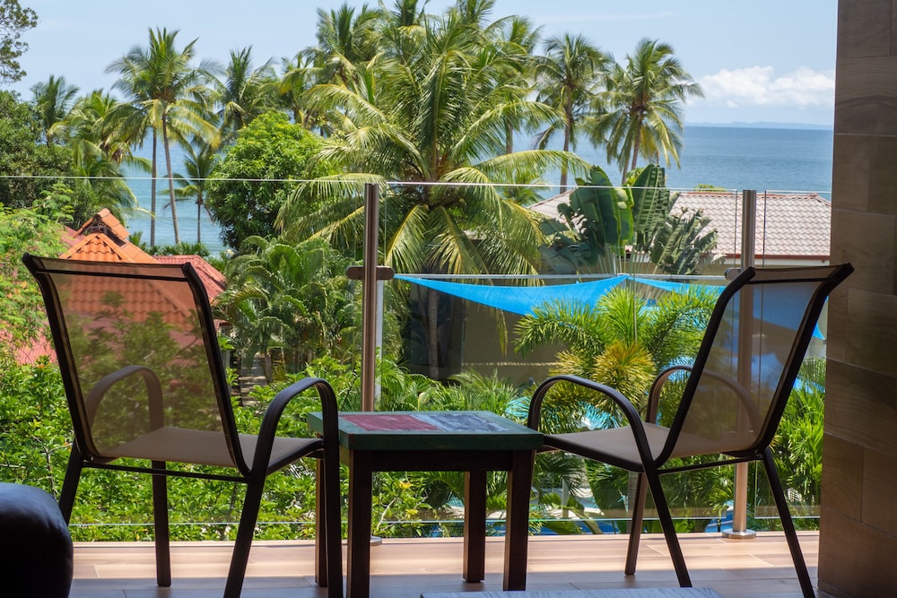 Luxury Condo, 2 Bedrooms, Ocean View (In Gated Community, 2 BDRM, 2 BTHRM)