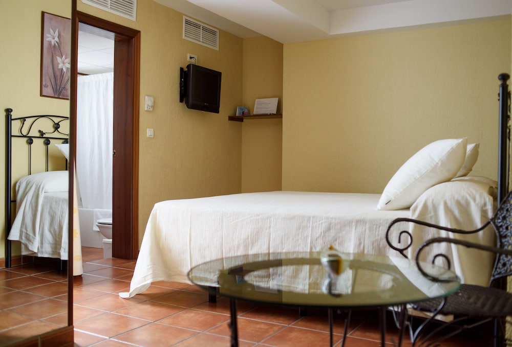 Superior Double Room, 1 King Bed, City View photo 3
