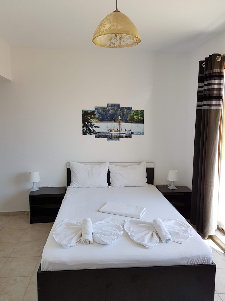 Double Room, Balcony - Photo 3