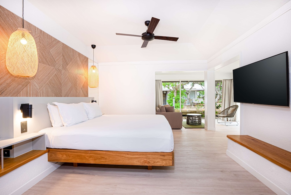 Deluxe Bungalow, 1 King Bed, Garden Area - Photo 4