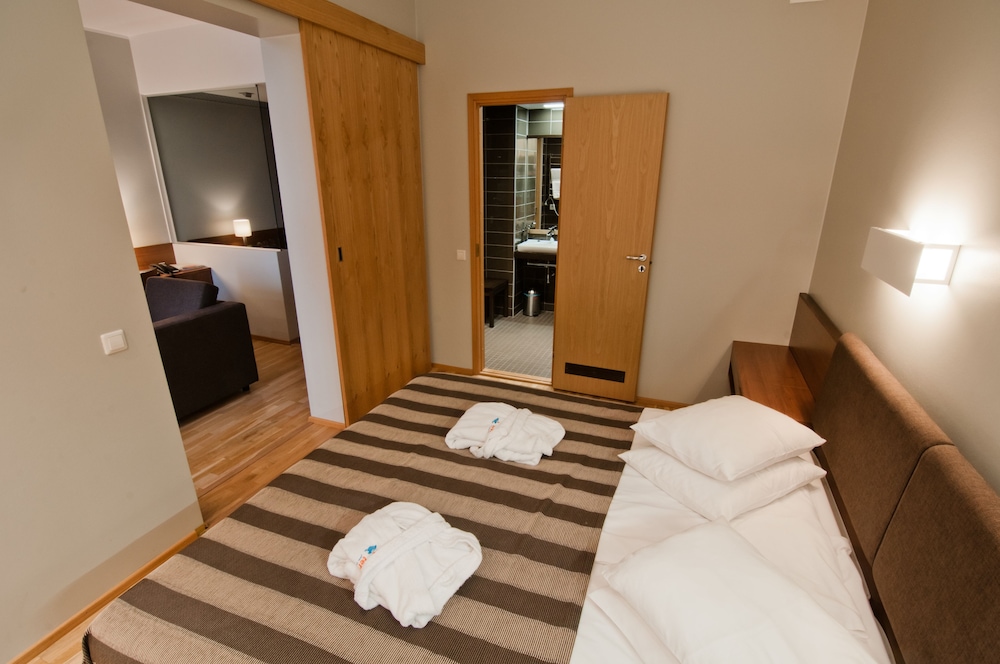 Standard Suite, Balcony photo 1