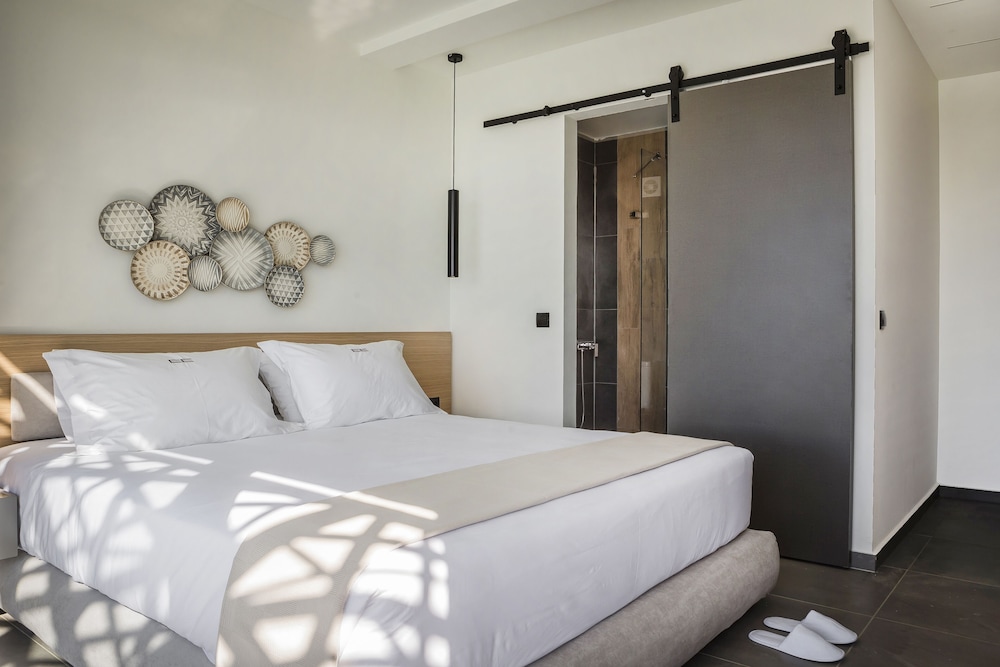 Standard Villa, Jetted Tub