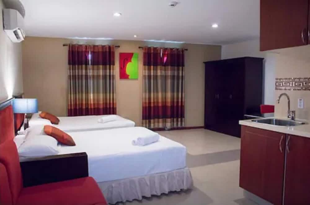 Superior Studio Suite, Balcony, City View