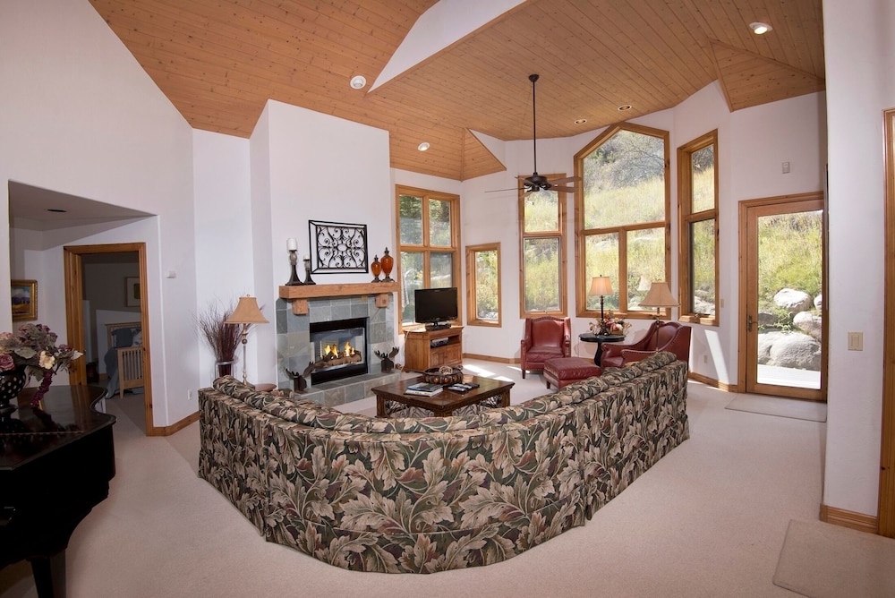 Townhome, 4 Bedrooms photo 1
