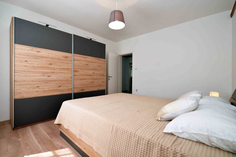 Apartment, Multiple Beds, Garden View photo 1