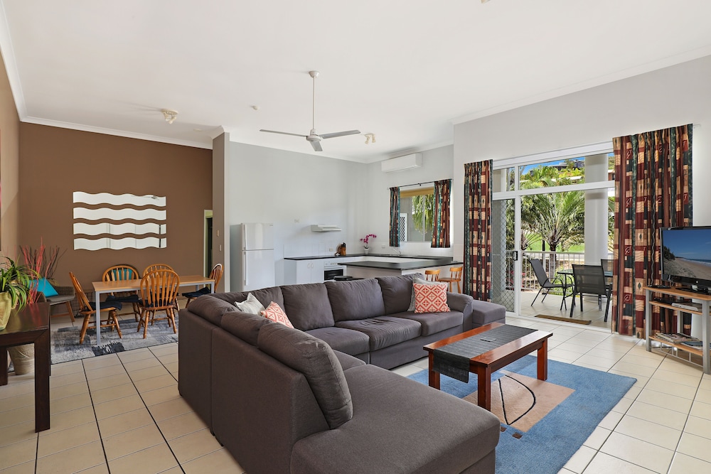 1 Bedroom Studio Apartment