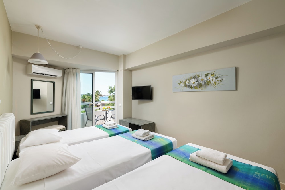 Superior Triple Room, 1 Bedroom, Sea View photo 1