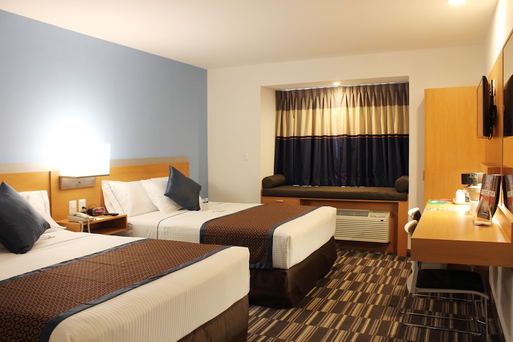 Standard Room, 2 Queen Beds - Photo 5