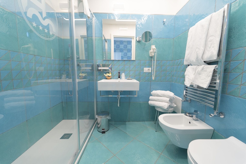 Superior Triple Room - Photo 14