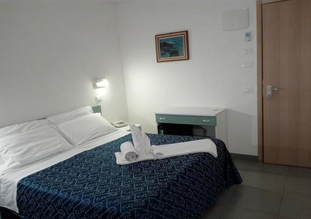 Standard Triple Room photo 2