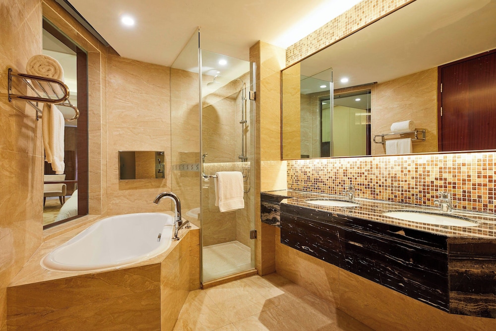 Deluxe Room, 2 Double Beds, Mountain View