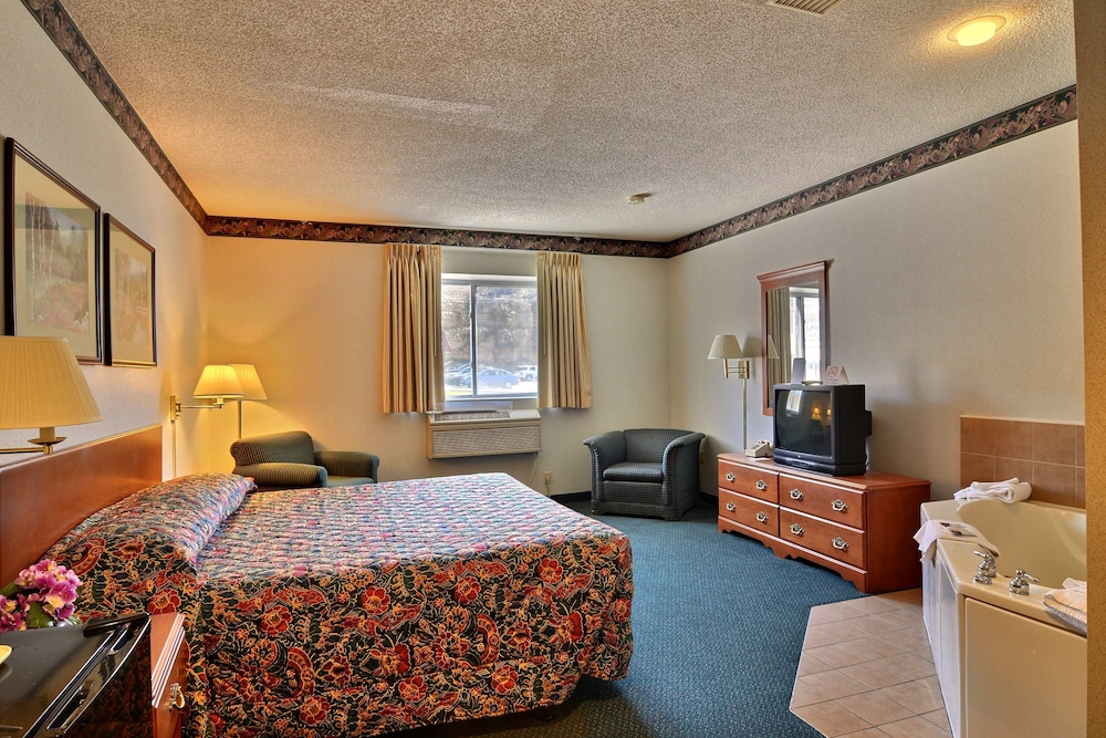 Standard Room, 2 Queen Beds, Smoking - Photo 6