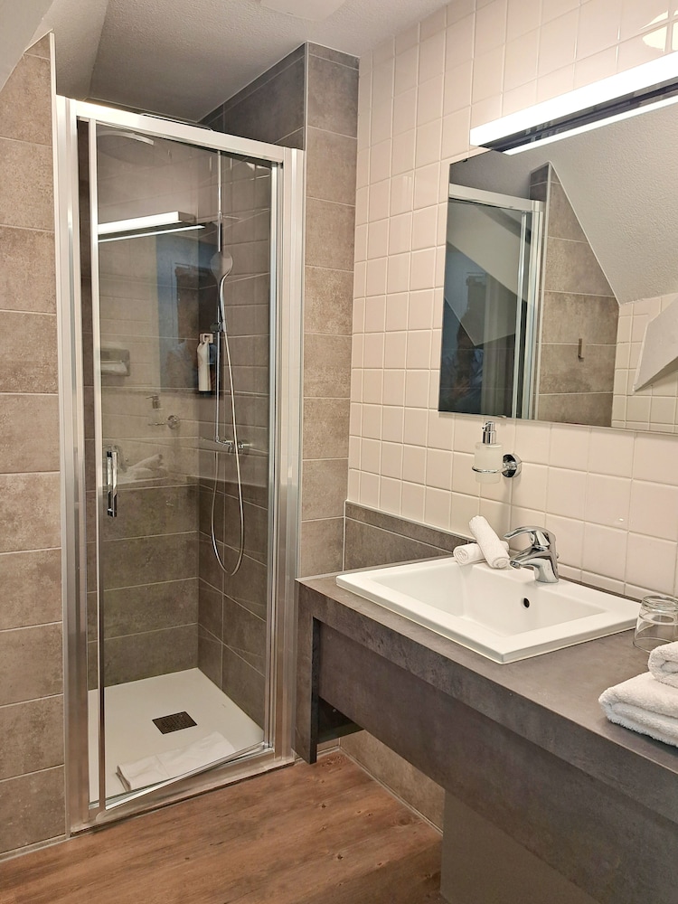 Double Room - Photo 15