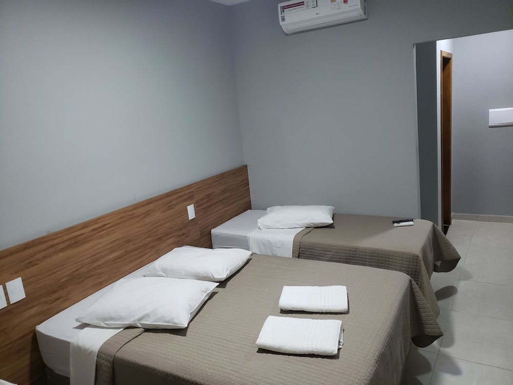 Quarto Casal + 3 solteiro