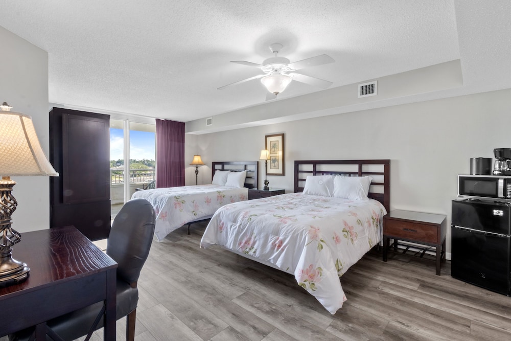 Condo, 3 Bedrooms