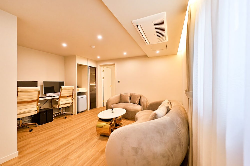 Family Suite - Photo 5