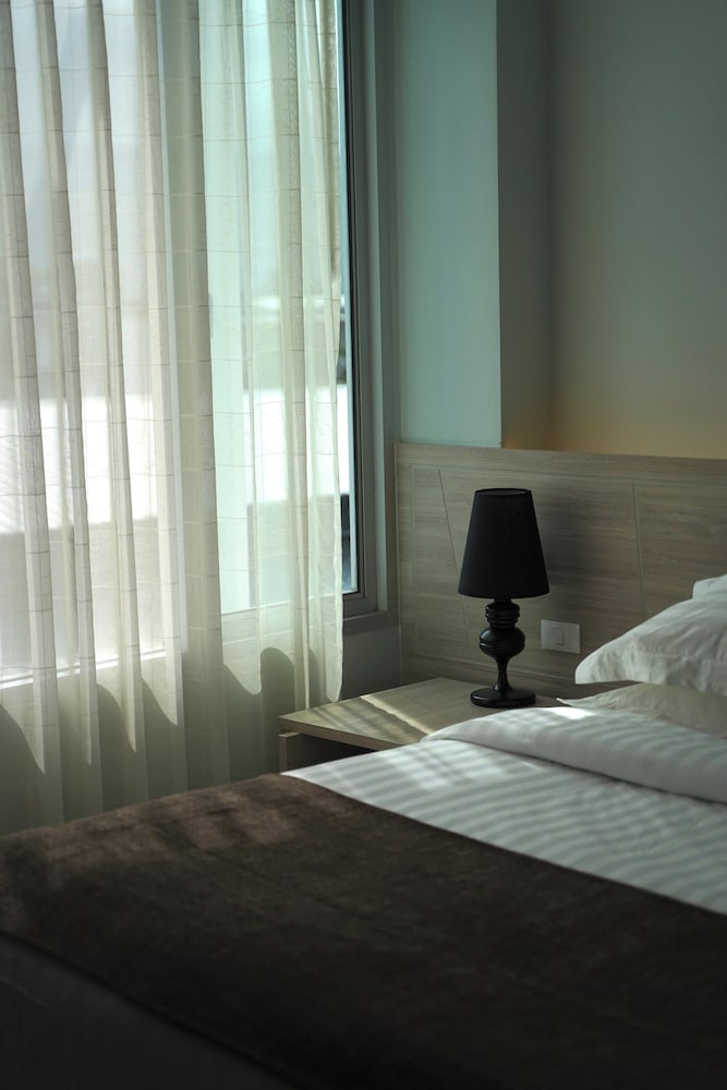 Deluxe Room, 1 Double Bed, Non Smoking, City View - Photo 15