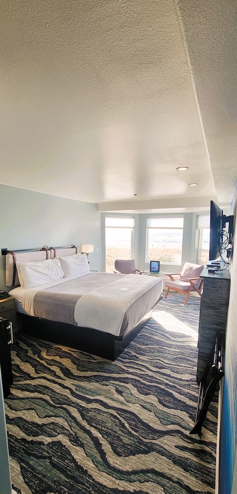 Oceanfront King Bed Jetted Tub - No Pets
