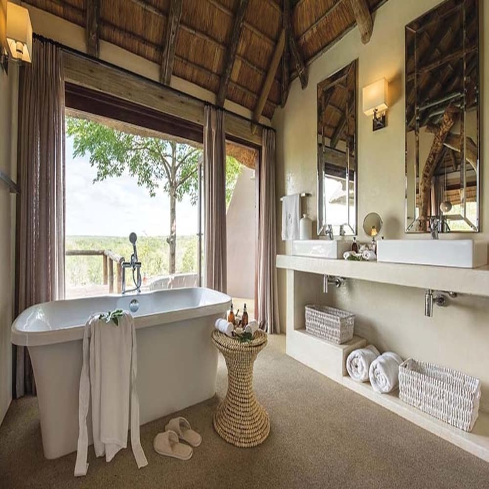Luxury Suite (Single) photo 2