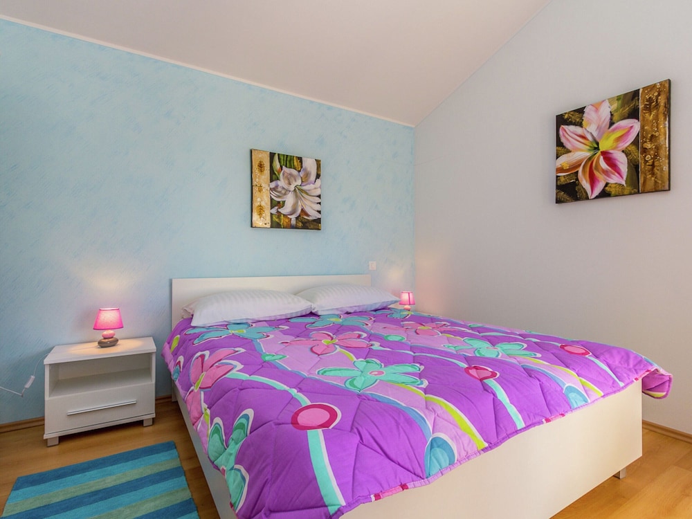Villa photo 2