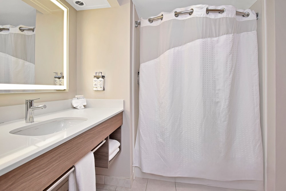 Room Selected at Check-In, 1 King or 2 Double Beds