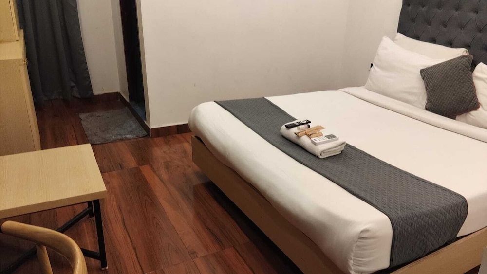 Deluxe Double Room, City View