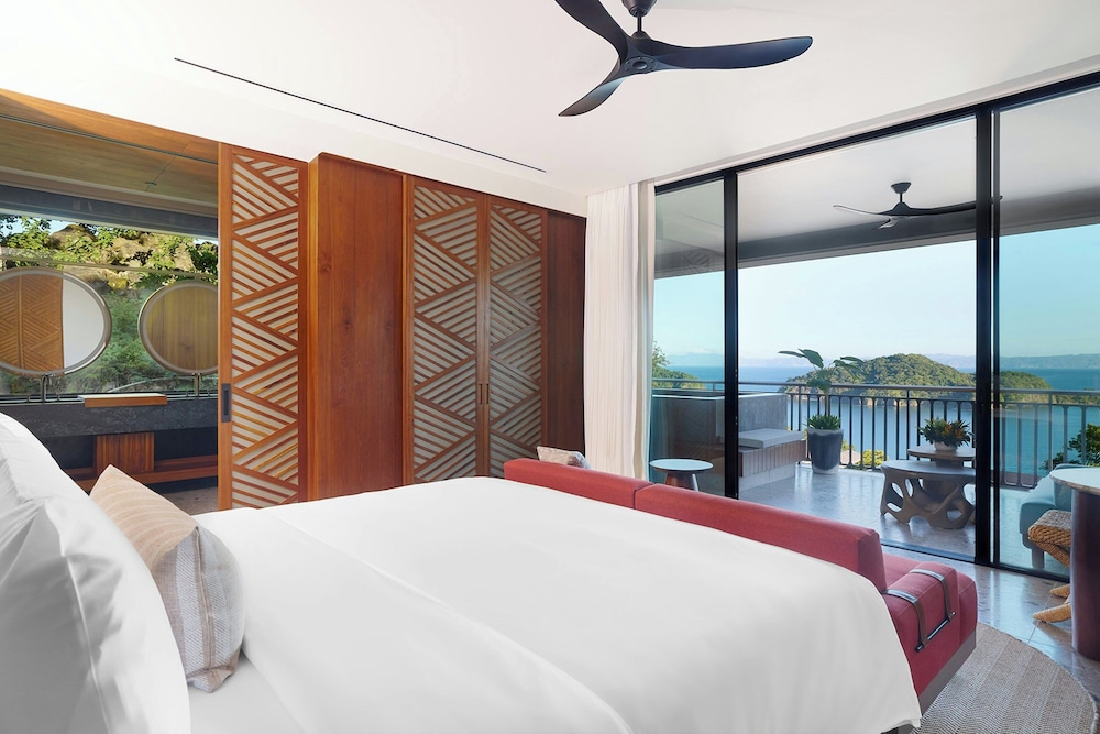 Room, 1 King Bed, Ocean View photo 2