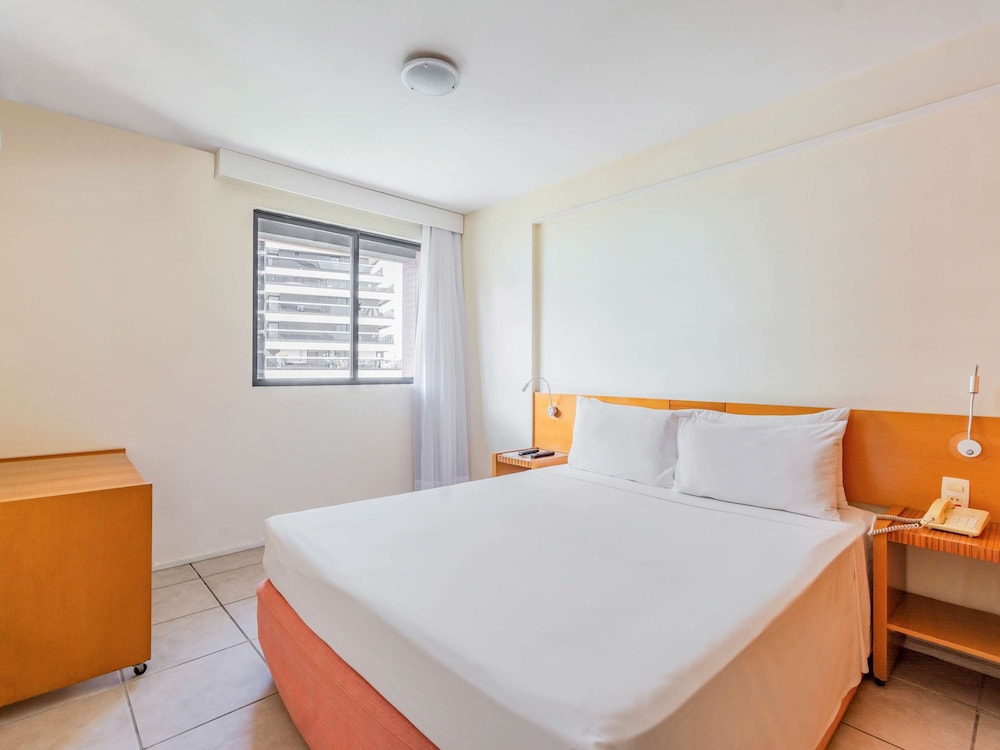 Standard Room, 1 Queen Bed with Sofa bed - Photo 4