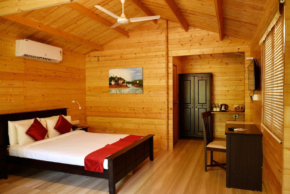 Cottage, 1 Queen Bed, Balcony