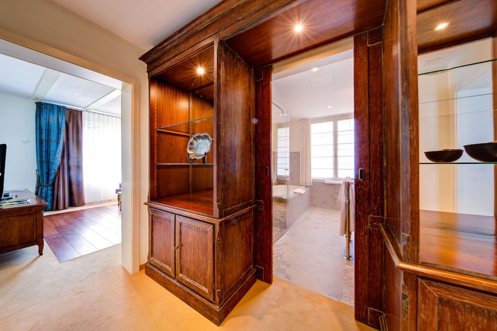Suite, Balcony, Valley View - Photo 2