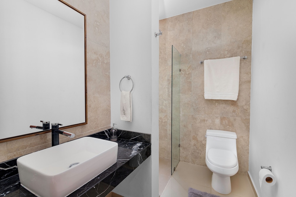Luxury Apartment, 2 Bedrooms - Photo 3