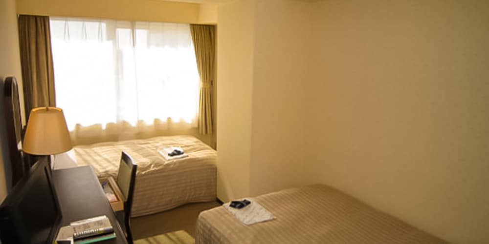 Economy Twin Room, Smoking - Photo 1