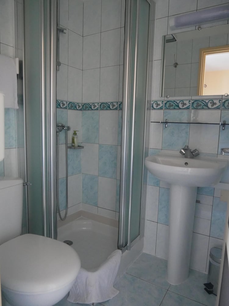 Superior Double or Twin Room, Ensuite photo 3