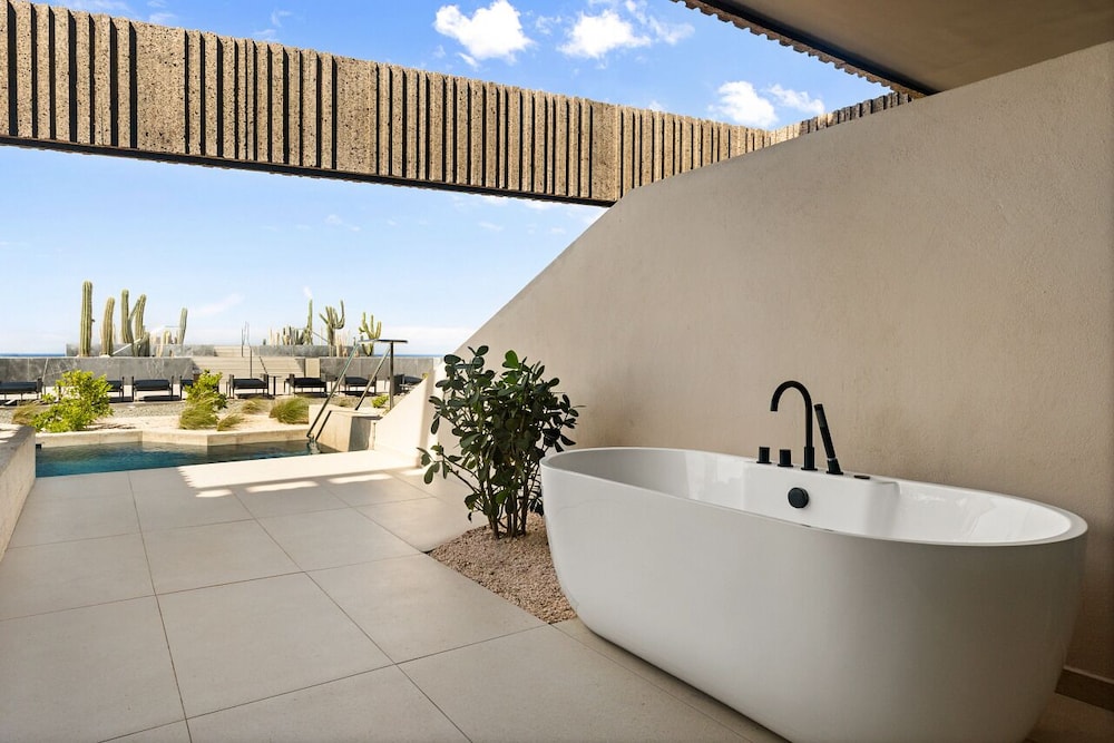 Preferred Club Junior Suite Private Pool King