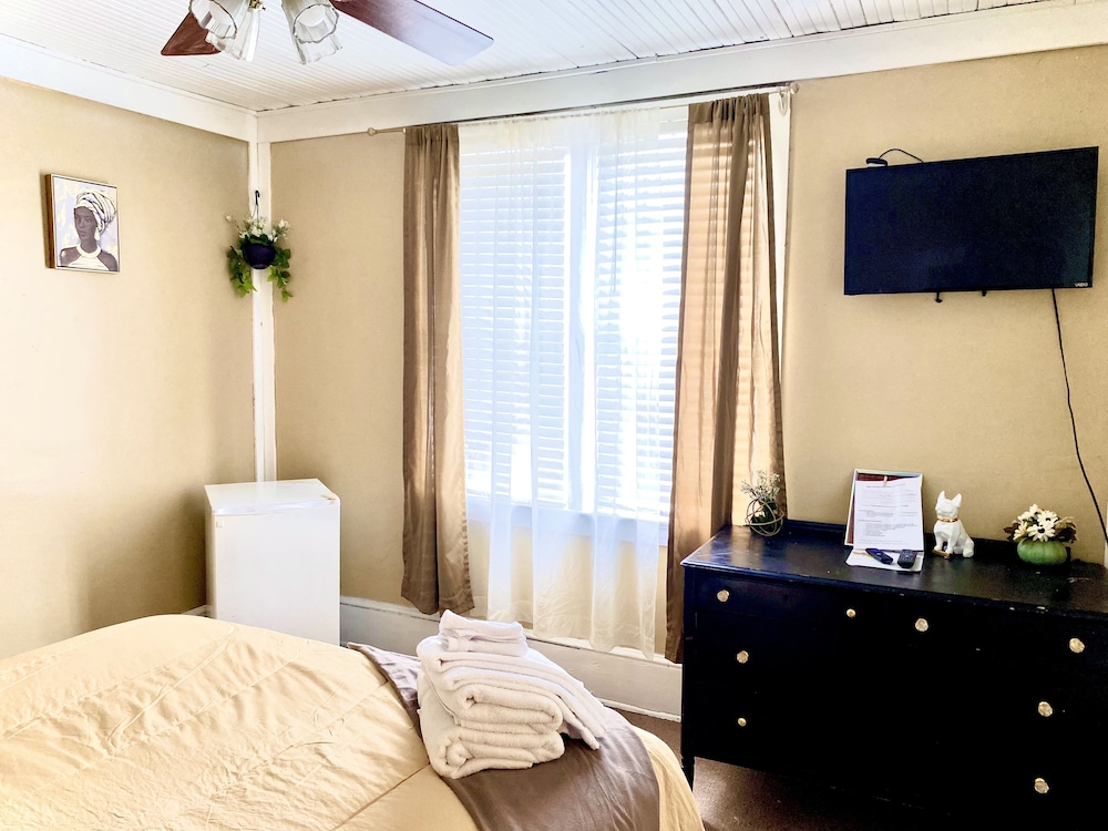 The Paris Room photo 2