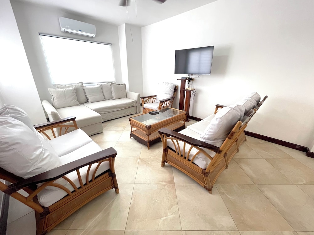 Elite Apartment, 1 Bedroom, Resort View, Beachside