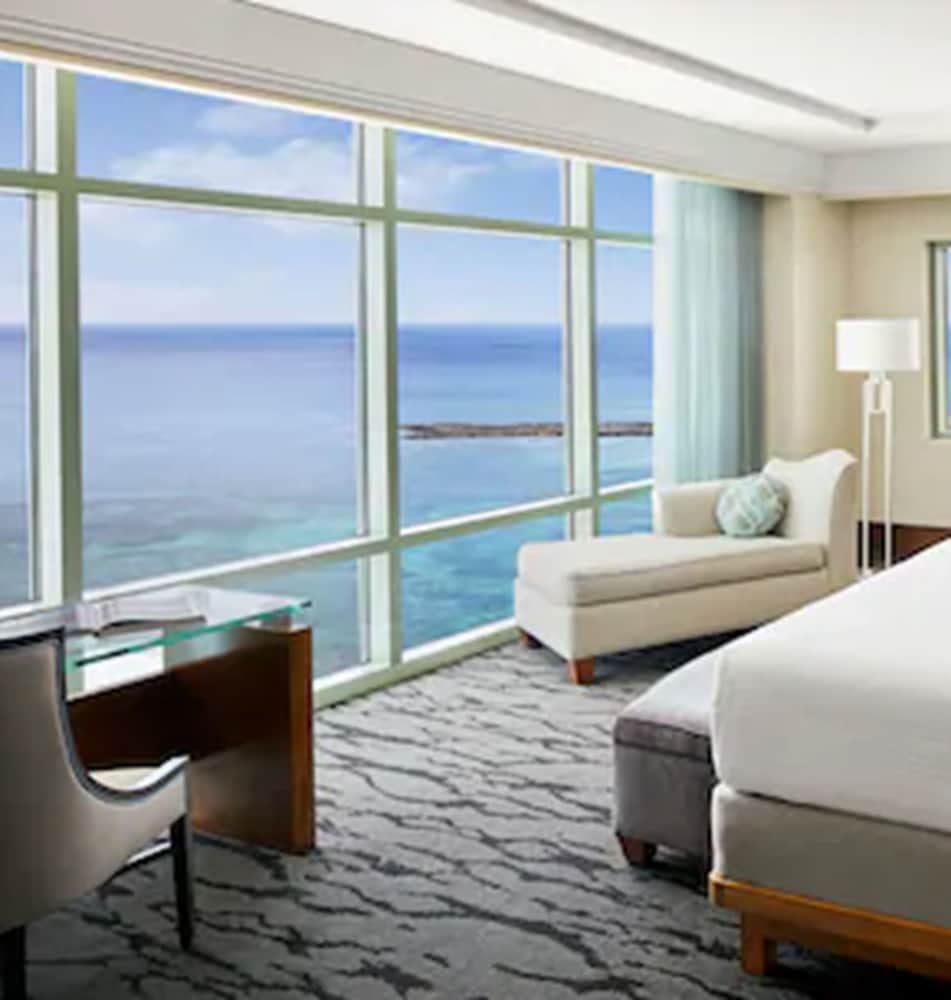 One Bedroom Topaz Suite