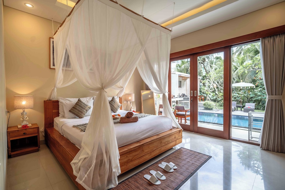 Superior Double Room, Pool View