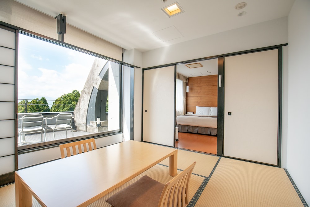 [Non-Smoking] Japanese Western Style Double Room (Mt. Fuji View) - Photo 1