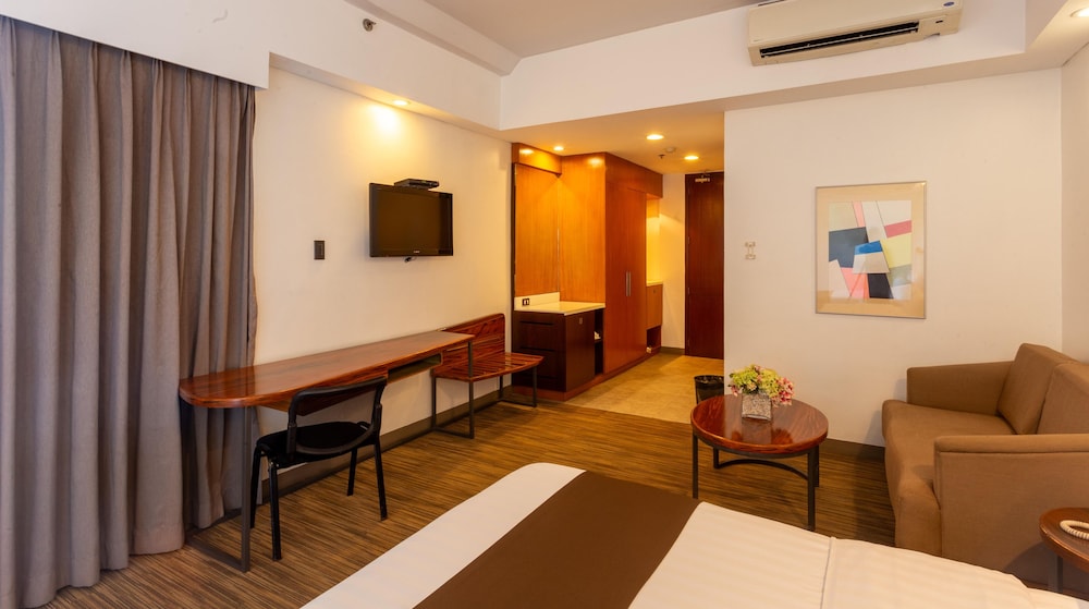 Deluxe Room, 2 Queen Beds - Photo 3