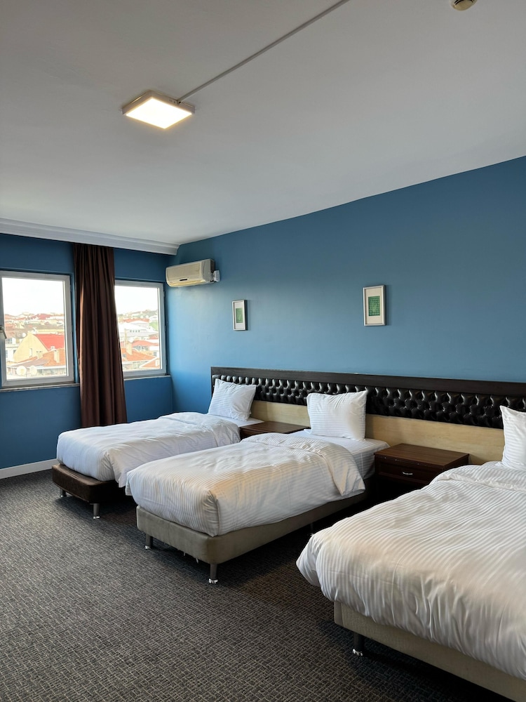 Classic Triple Room photo 1