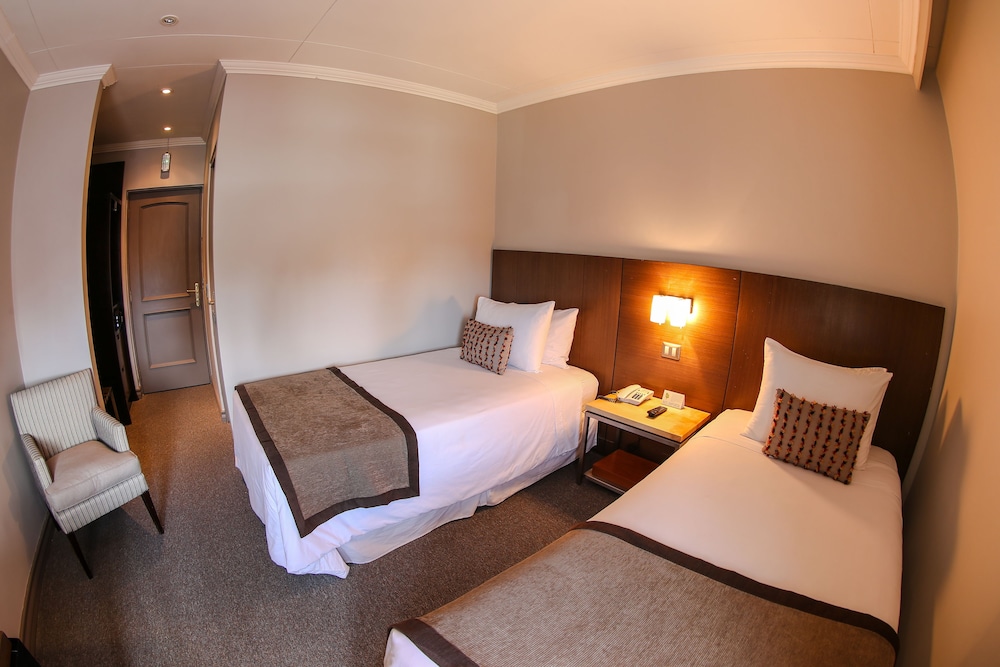 Standard Double Room, 2 Twin Beds photo 2