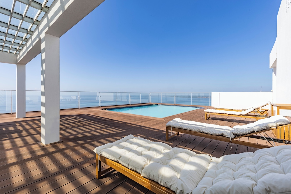 Panoramic Apartment, 3 Bedrooms, Balcony