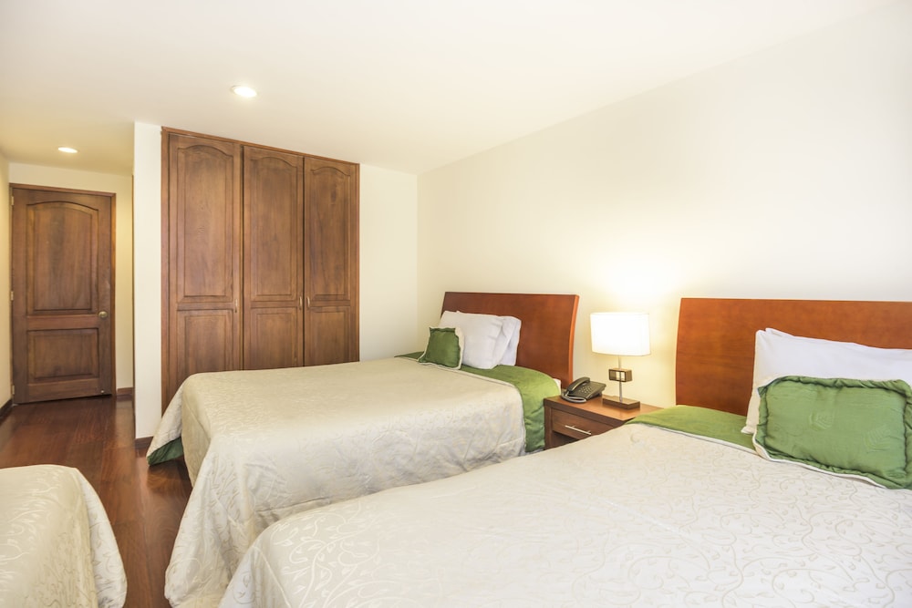 Room, 2 Double Beds - Photo 2