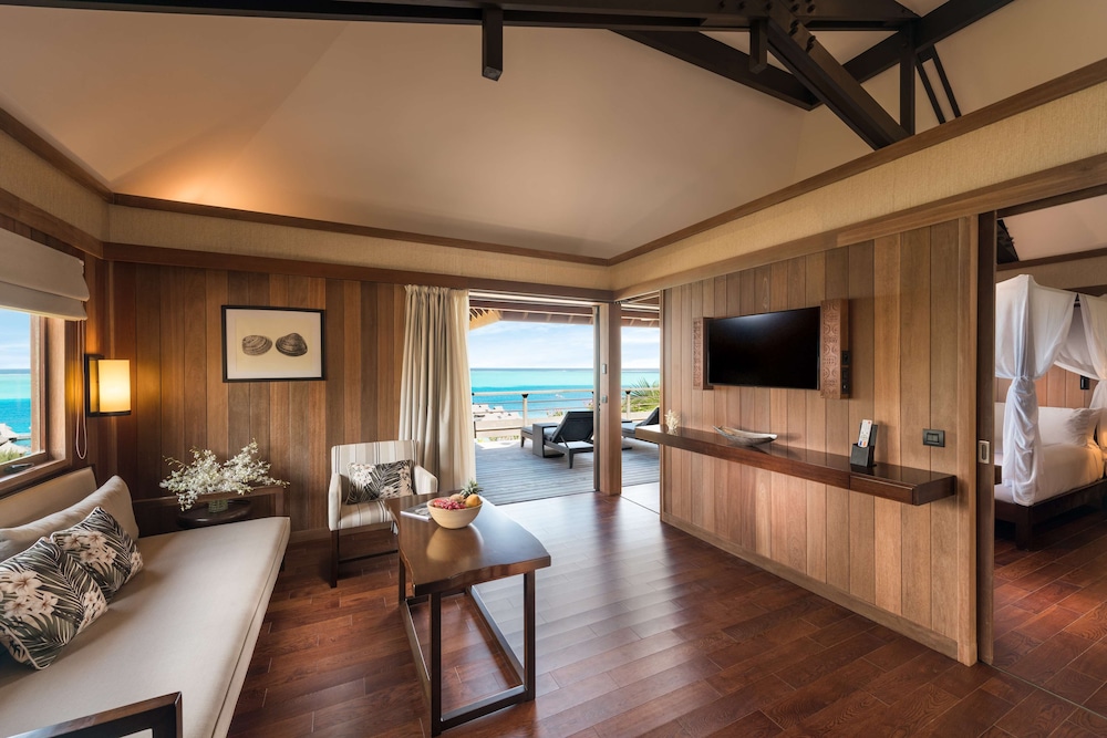 Endless Lagoon View Villa With Pool