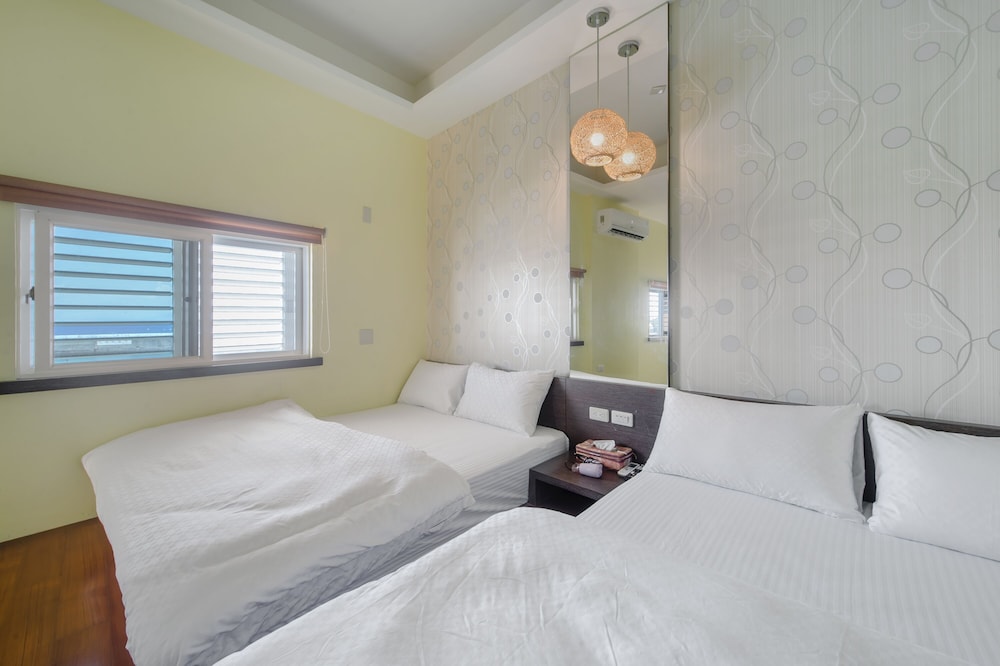 Deluxe Sea View Quadruple Room photo 1