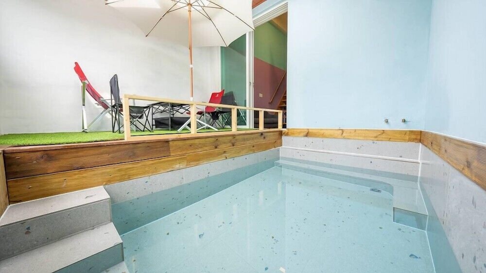Room (Pool Villa C)