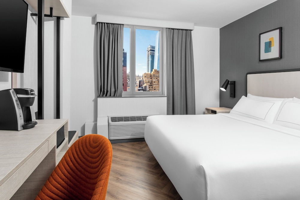 Standard Room, 1 King Bed, Accessible (Communications)