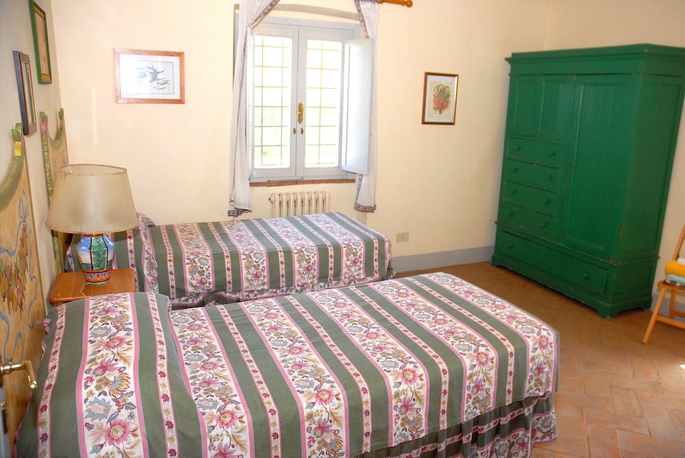 Villa, 6 Bedrooms photo 2